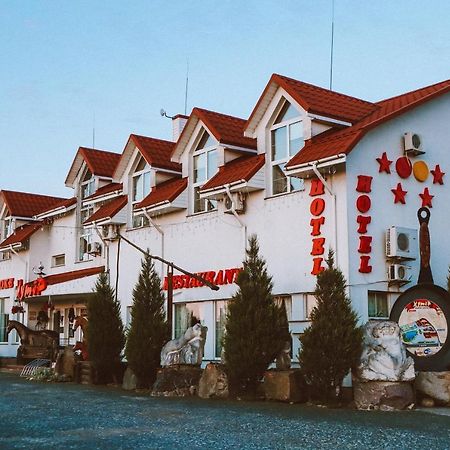 Hotel Complex Khutor à Velyka Omelyana Extérieur photo