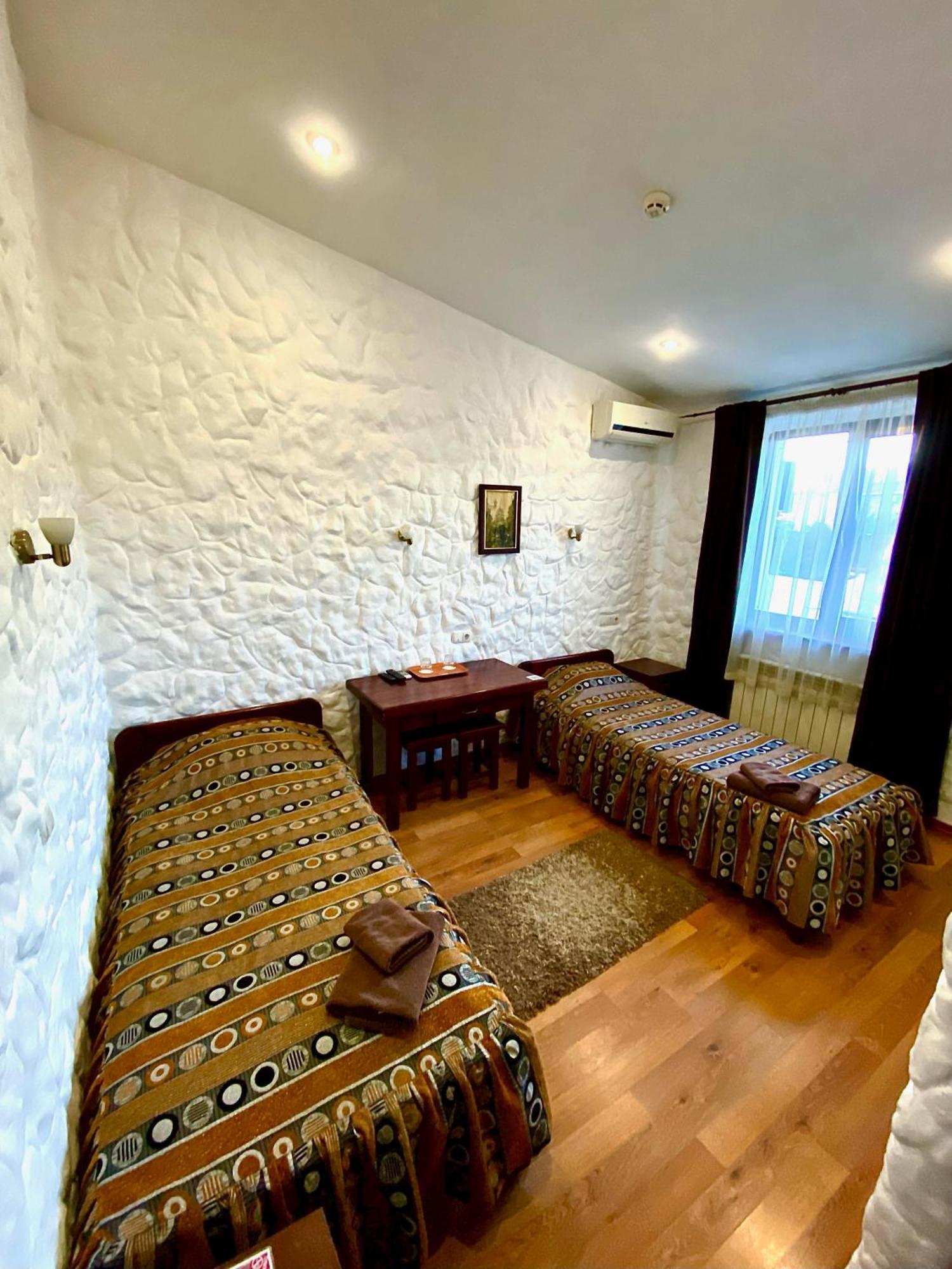 Hotel Complex Khutor à Velyka Omelyana Extérieur photo